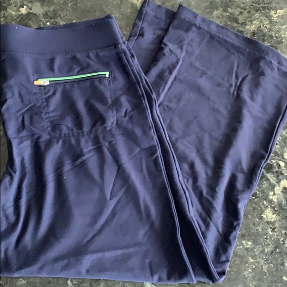 Workout outfit top and pants - Picture 2 of 5